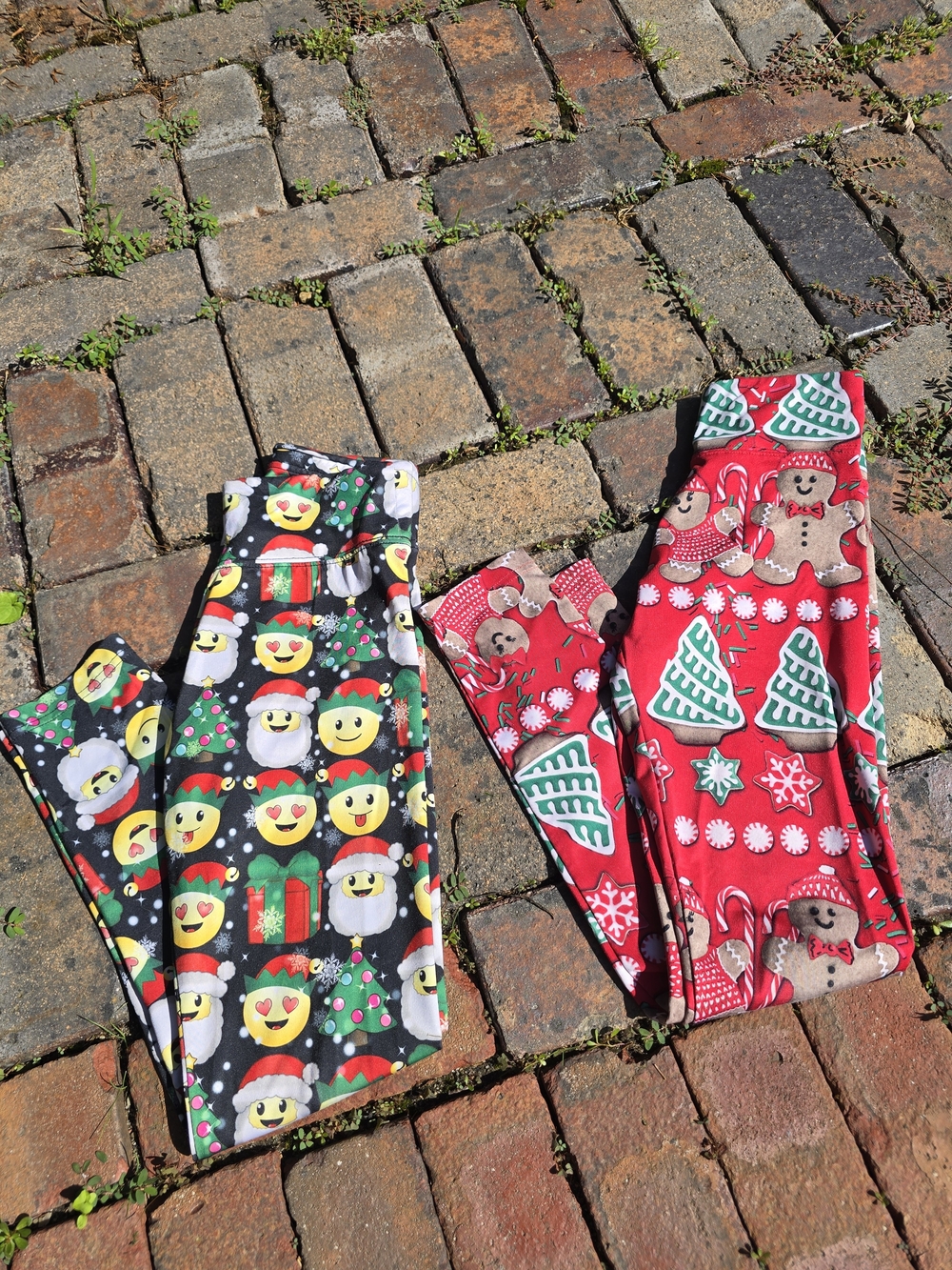 Justice Girls Holiday Emoji & Gingerbread Leggings - Black & Red